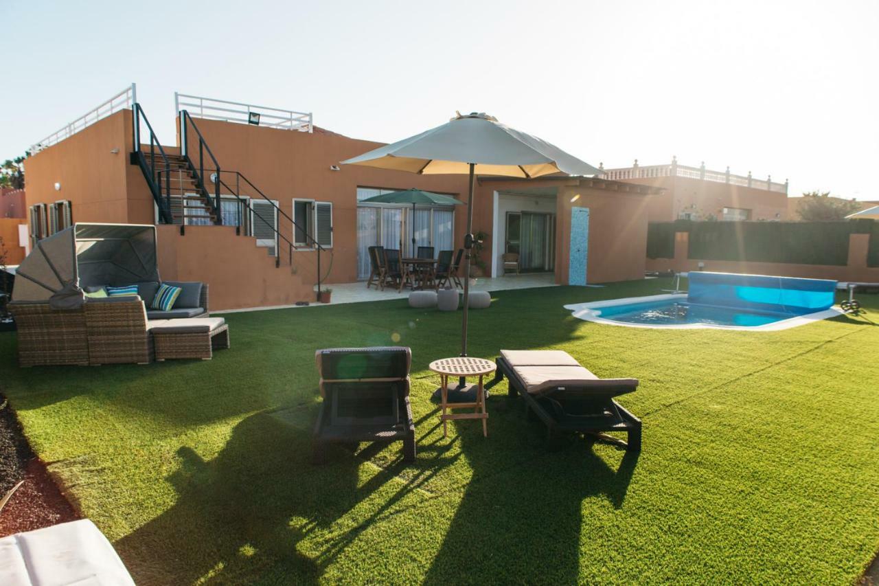Eco Villa White Suite With Climatized Pool Caleta De Fuste Exterior photo